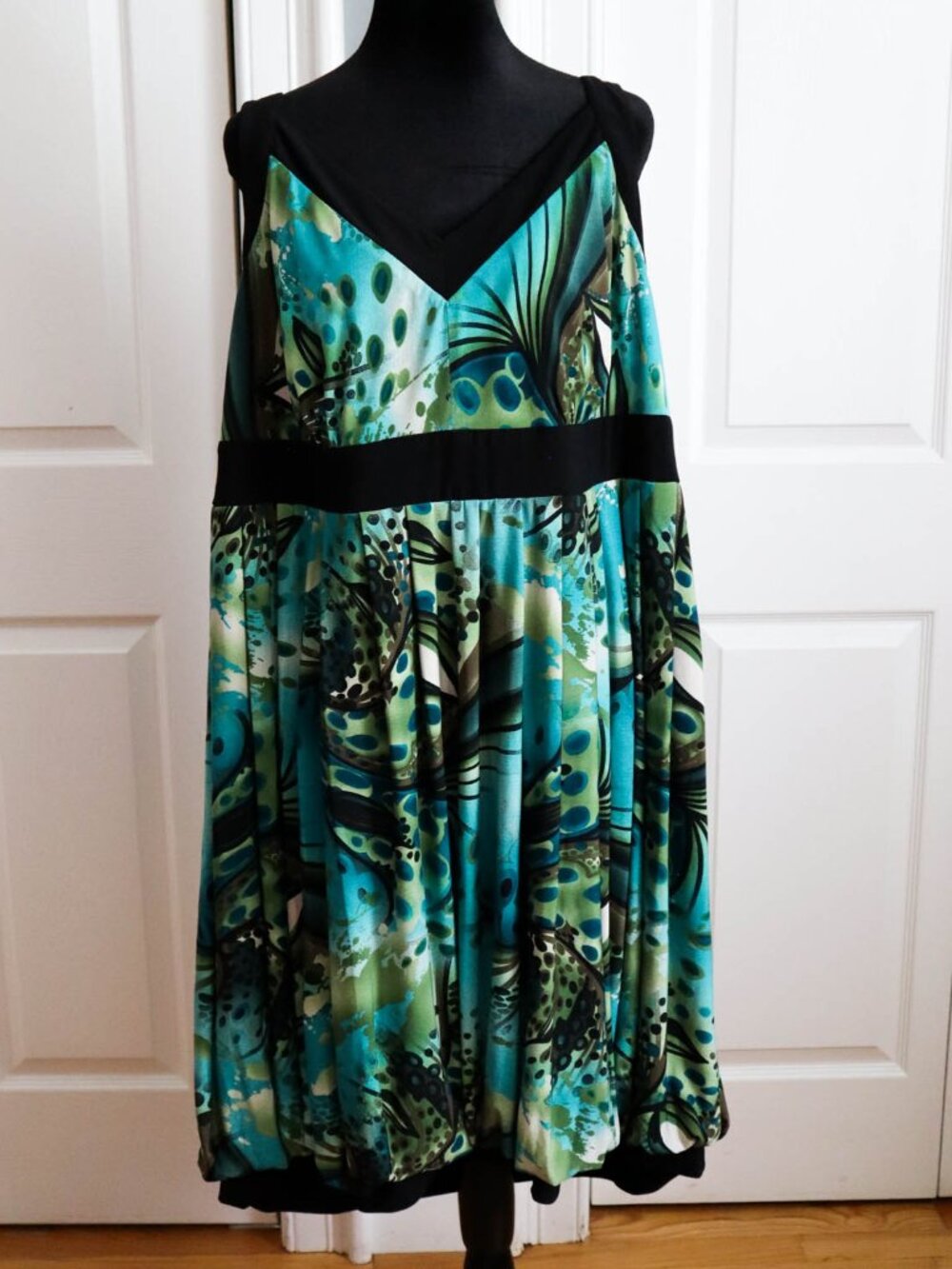 Dress Barn Plus Size Sleeveless Bubble Hem Dress Peacock Feather Print Sz 24W